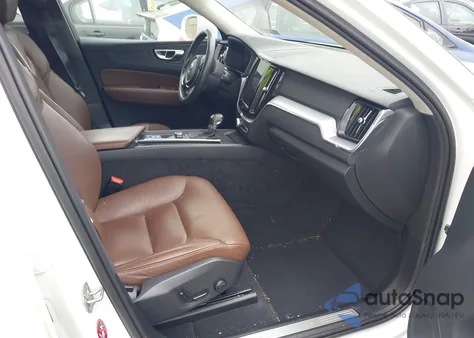 2018 Volvo Xc60 T6 Momentum из США, поврежденный, VIN LYVA22RK0JB078166